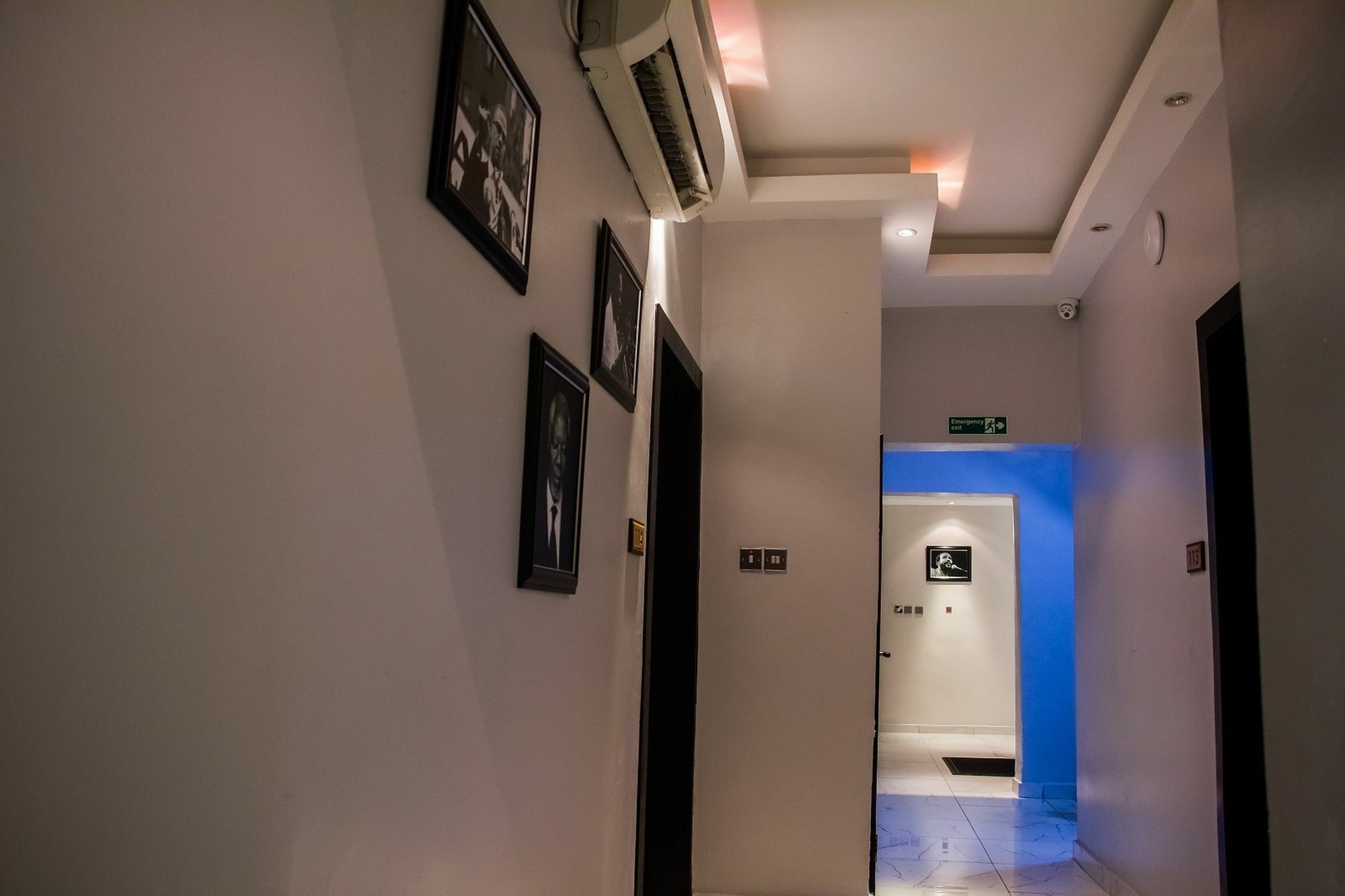 Glee Hotel Aliayabiagba Екстер'єр фото