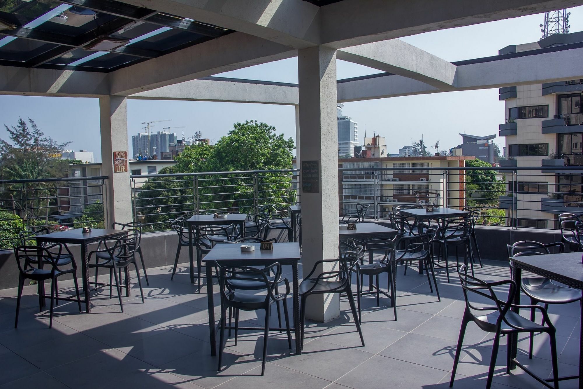 Glee Hotel Aliayabiagba Екстер'єр фото