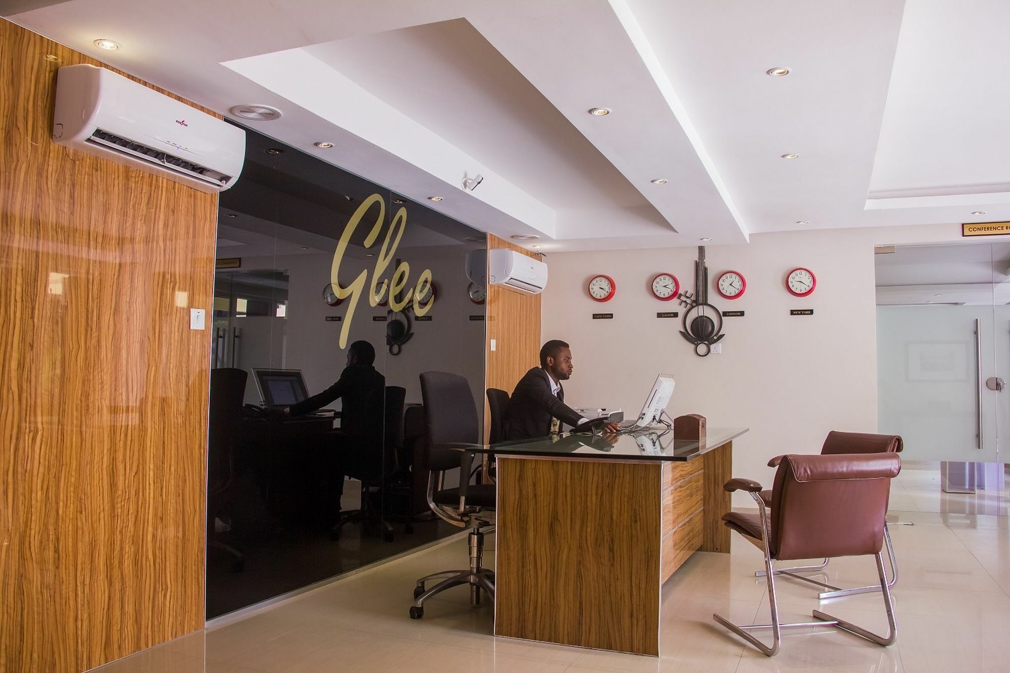 Glee Hotel Aliayabiagba Екстер'єр фото