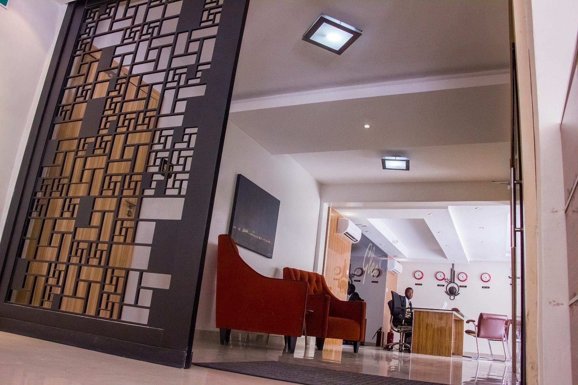 Glee Hotel Aliayabiagba Екстер'єр фото