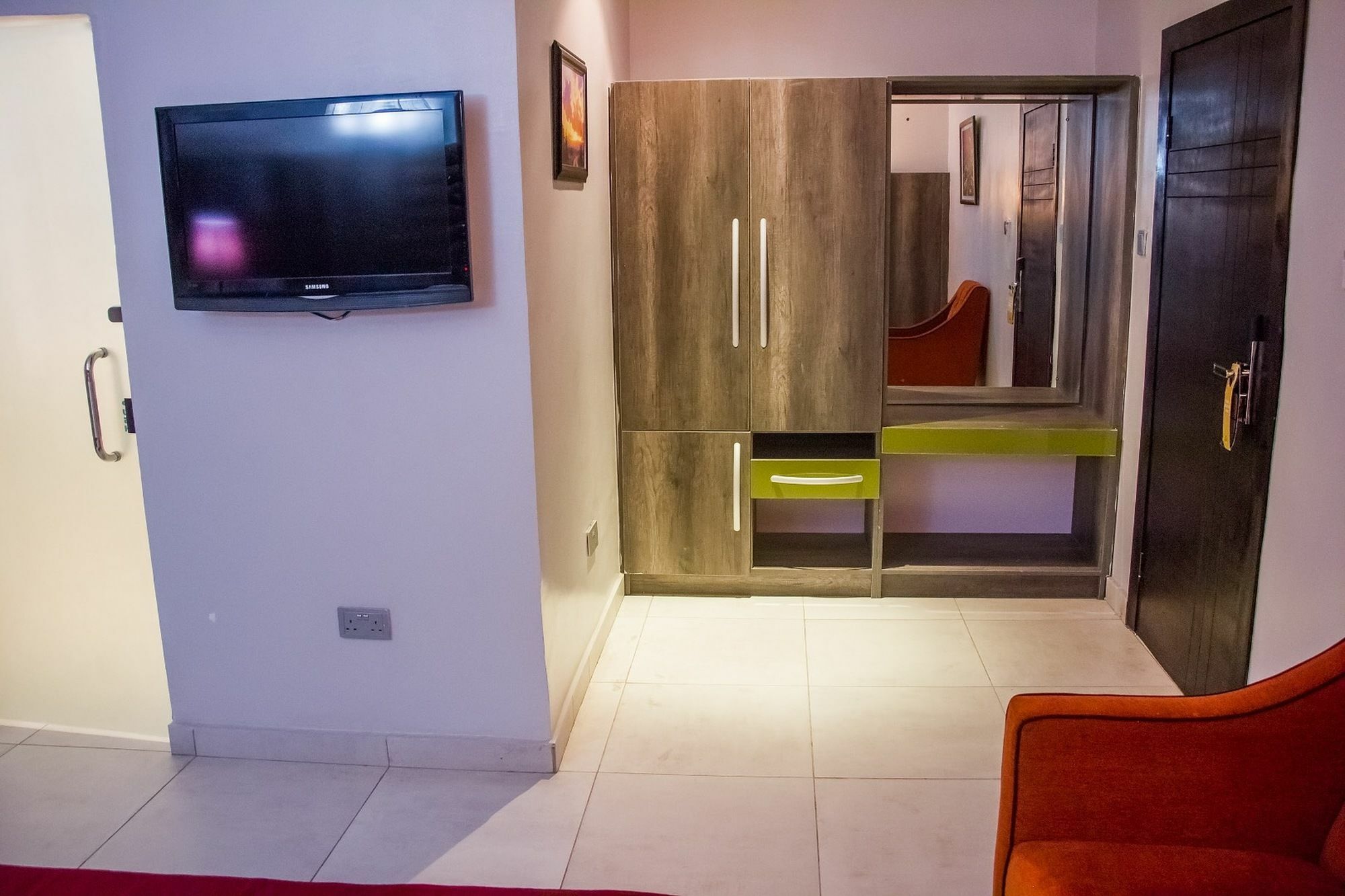 Glee Hotel Aliayabiagba Екстер'єр фото
