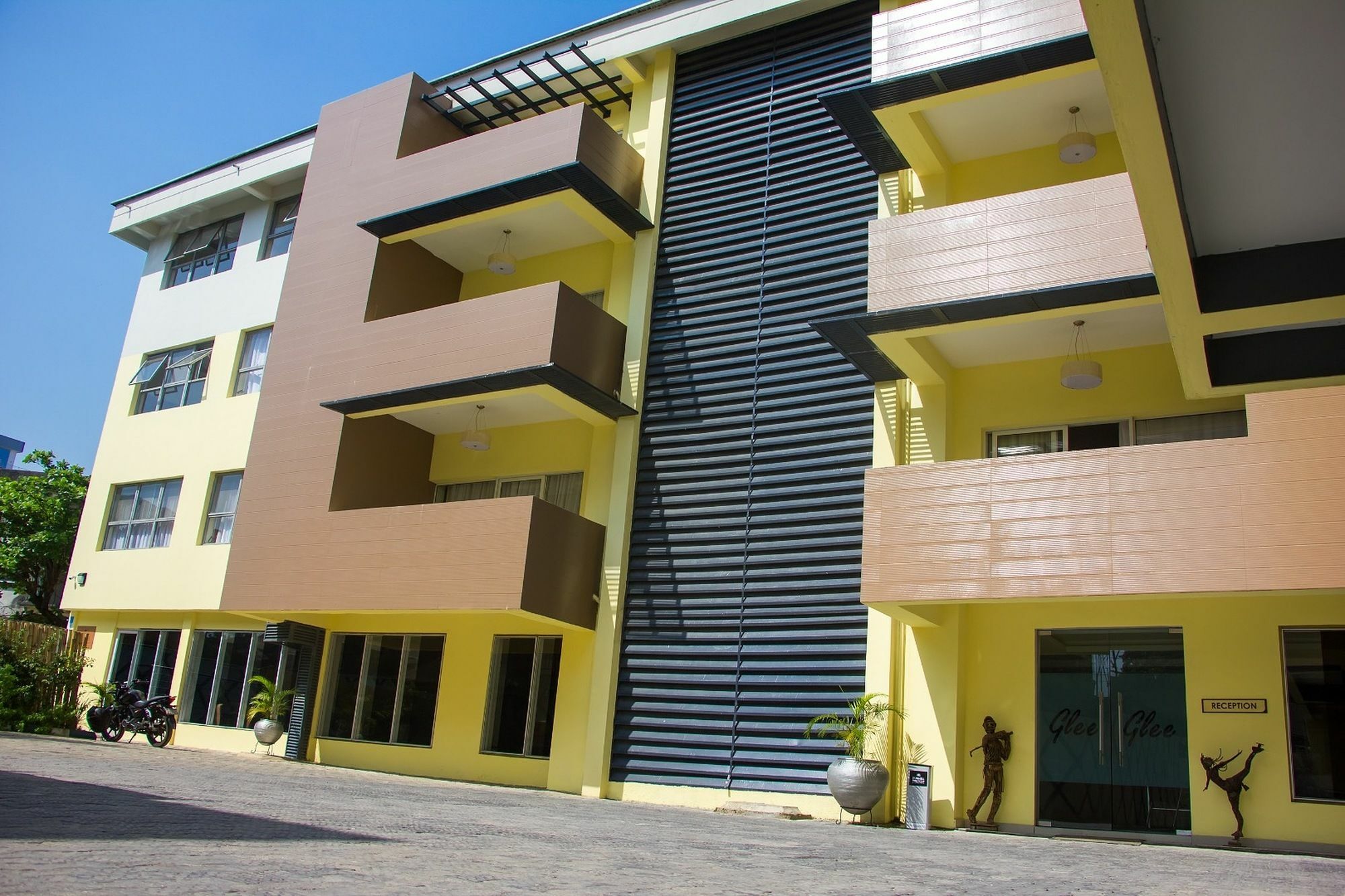 Glee Hotel Aliayabiagba Екстер'єр фото